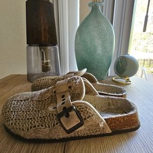 American eagle knitted clogs, size 6 (36 EU)